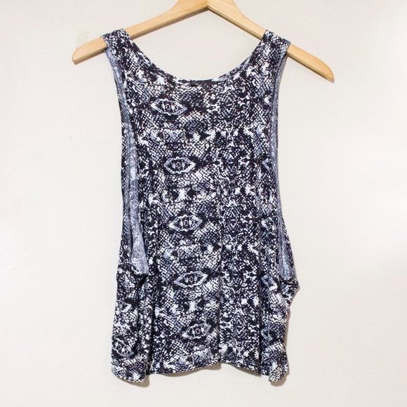 Snakeskin Tank Top - 2/$20 - Gray animal print EUC - Picture 5 of 8
